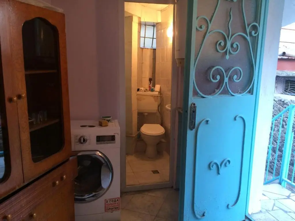 Батуми: Small Flat At Piazza
