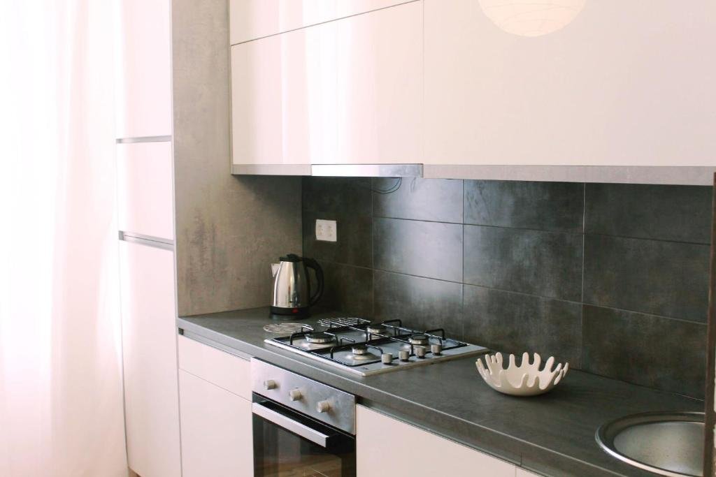 Тбилиси: Studio Apartment Next To Liberty Square With Separate Bedroom And Kitchen