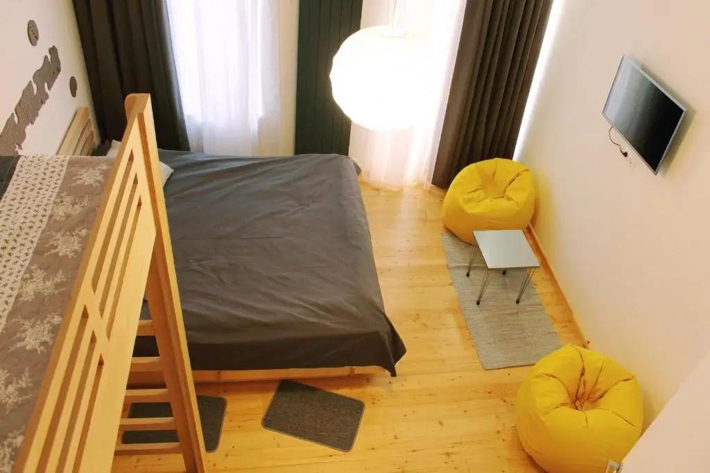 Тбилиси: Studio Apartment Next To Liberty Square With Separate Bedroom And Kitchen