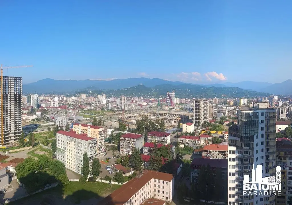 Батуми: Spaceous Apartment 10 Minutes From The Beach