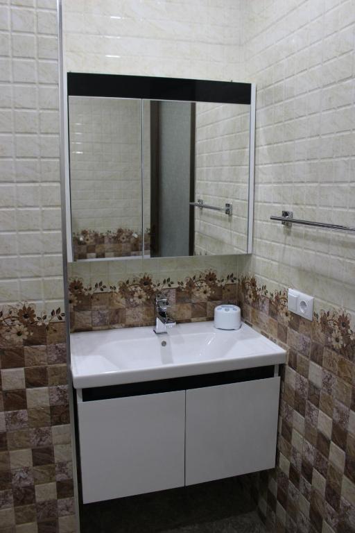 Батуми: Selim Khimshiashvili Street 20 Block C/167 15.Floor