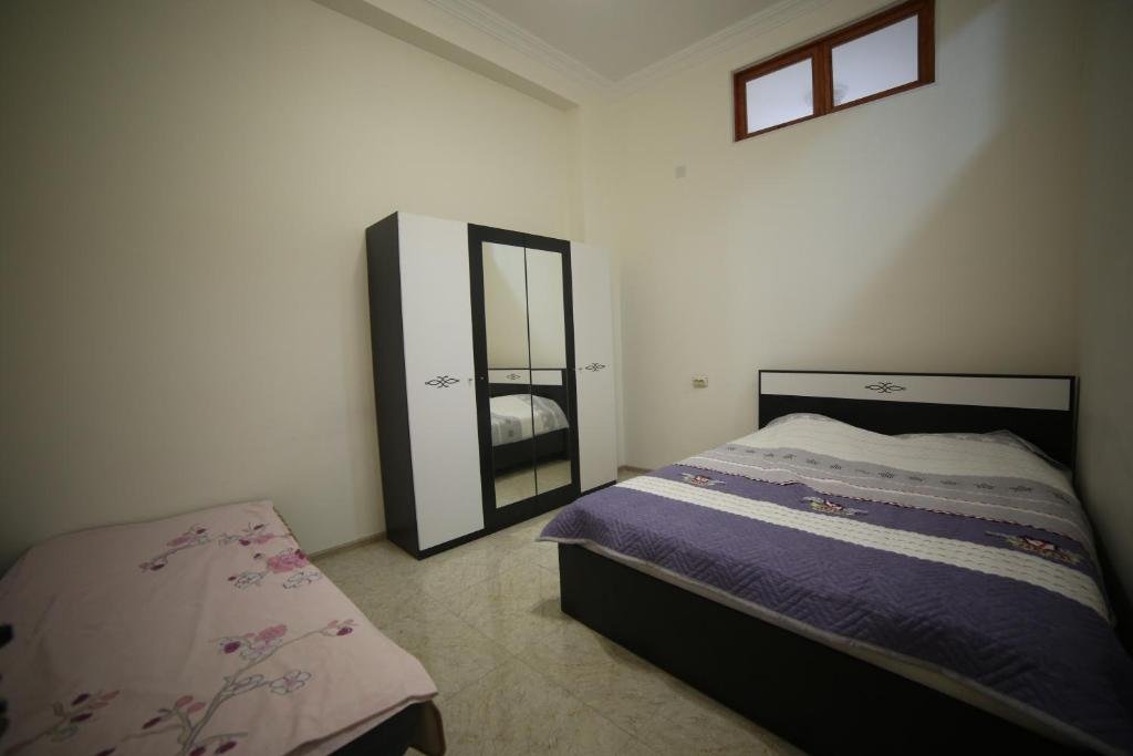Батуми: Murmani Apartment 3 Bedrooms N1