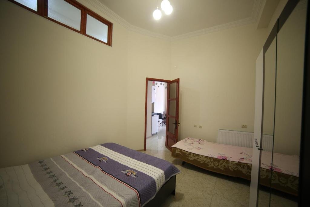 Батуми: Murmani Apartment 3 Bedrooms N1