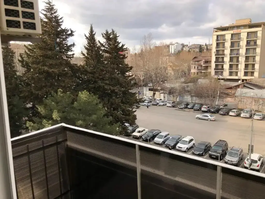 Тбилиси: Old Tbilisi Home Near Metro Isani And 300 Aragveli