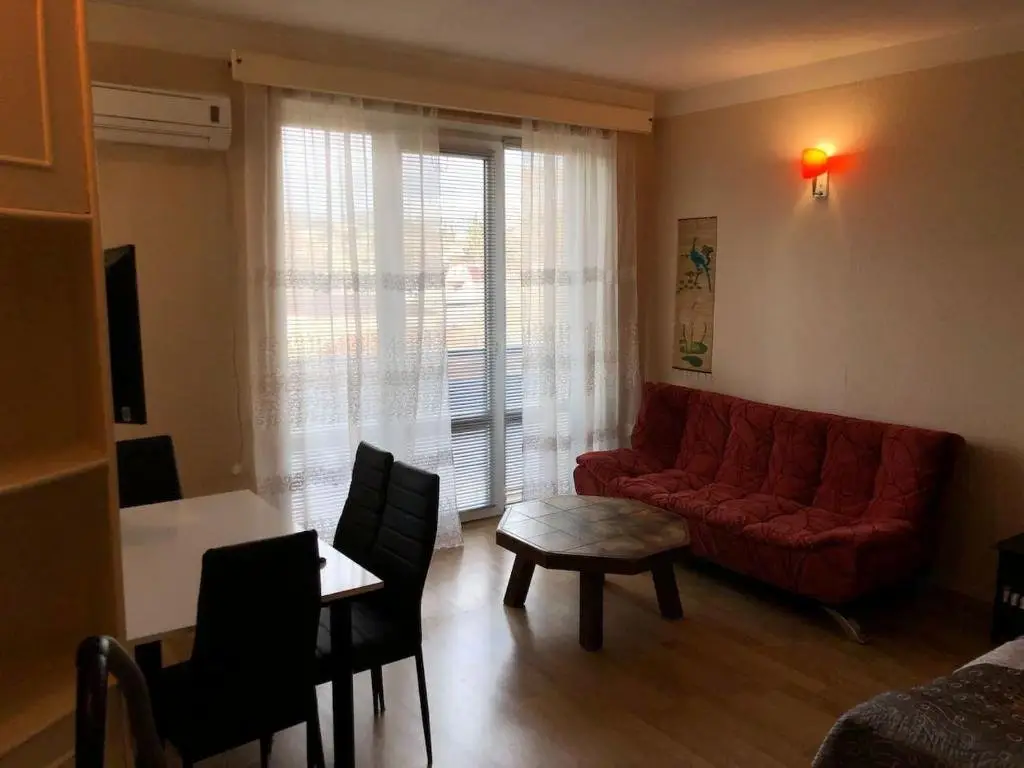 Тбилиси: Old Tbilisi Home Near Metro Isani And 300 Aragveli