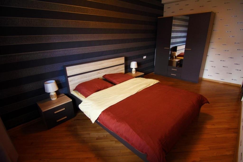Тбилиси: Renting Apartment At Leselidze Street, Tbilisi.