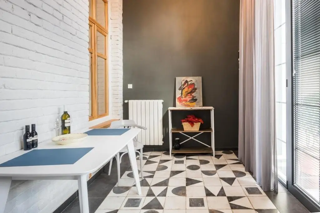 Тбилиси: Stylish Apartment In Old Tbilisi Near Fabrika