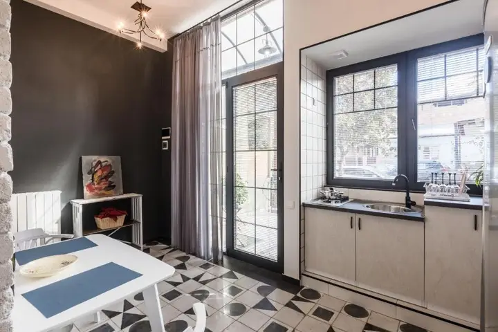 Тбилиси: Stylish Apartment In Old Tbilisi Near Fabrika