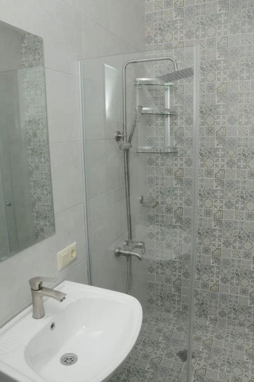 Батуми: Pirasmani Vasimnacit K 127