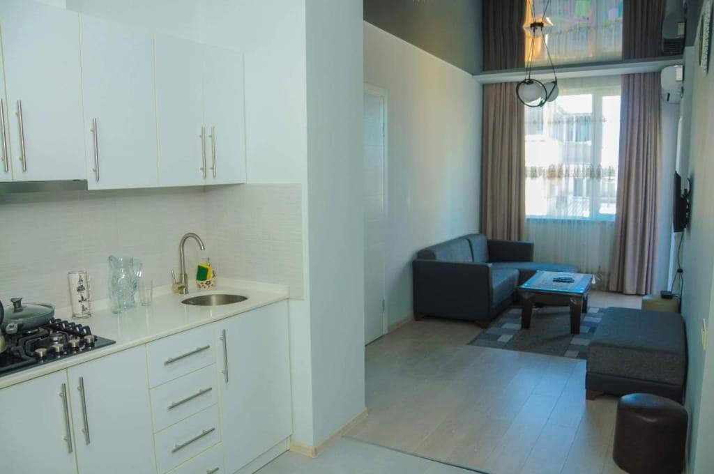 Батуми: Pirasmani Vasimnacit K 127