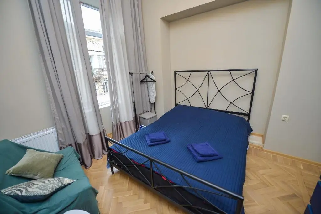 Тбилиси: Modern Studio In Old Tbilisi Near Rustaveli