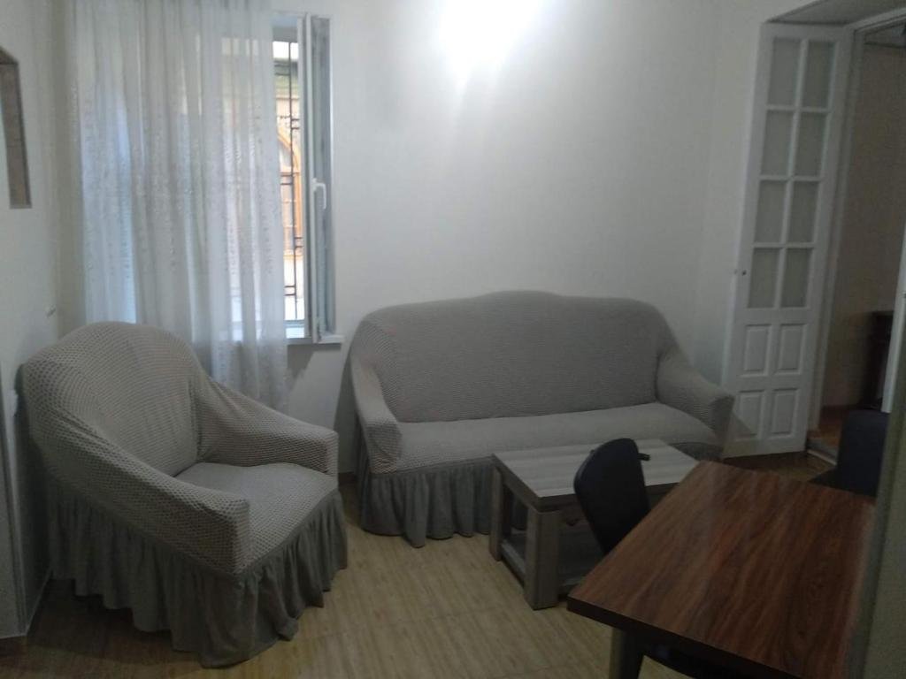 Тбилиси: Tbilisi D. Agmashenebeli Avenue 35 Apartment
