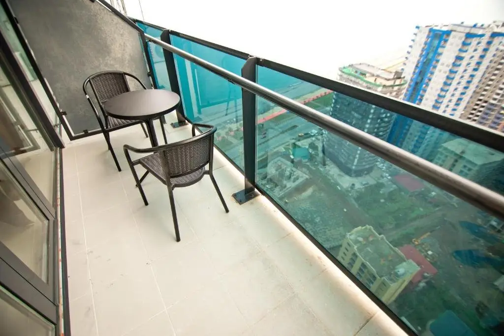 Батуми: Travels In Batumi At Orby Beach Tower.3115