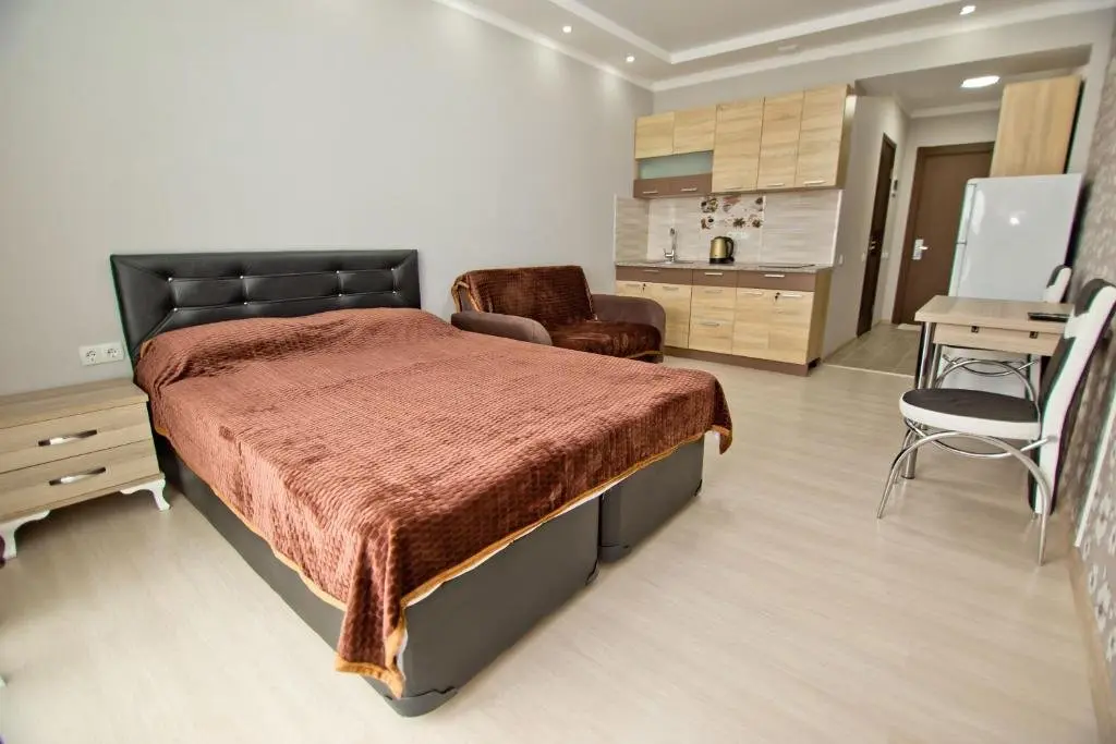 Батуми: Travels In Batumi At Orby Beach Tower.3115