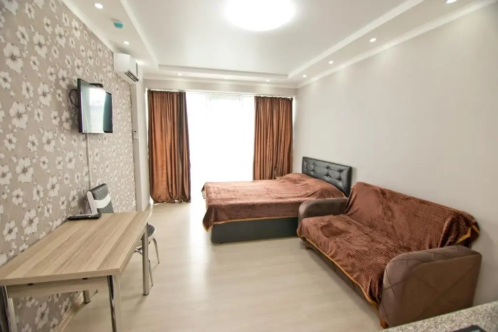 Батуми: Travels In Batumi At Orby Beach Tower.3115