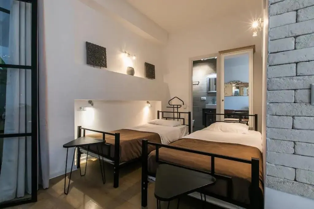 Тбилиси: Newly Built 2 Bedroom Apartment In Old Tbilisi.