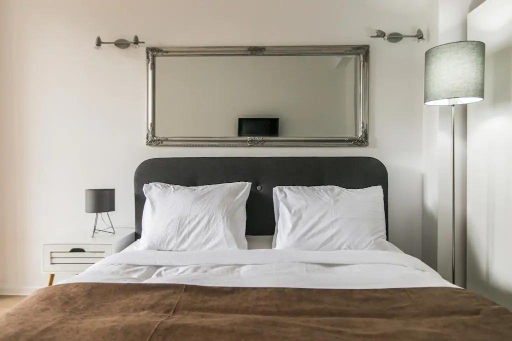 Тбилиси: Newly Built 2 Bedroom Apartment In Old Tbilisi.