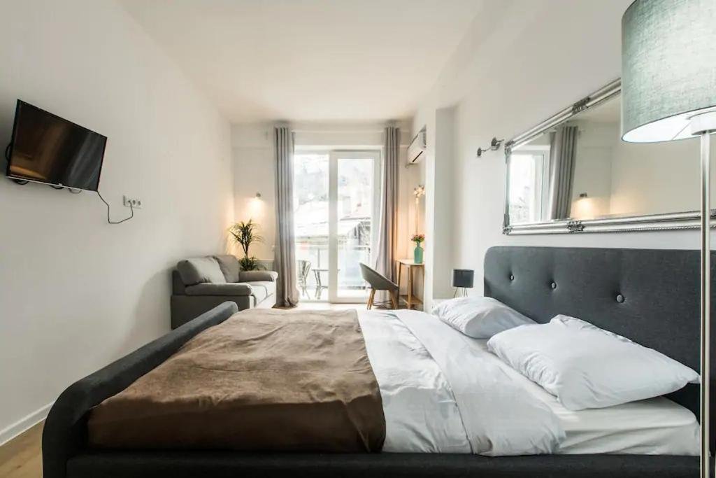 Тбилиси: Newly Built 2 Bedroom Apartment In Old Tbilisi.