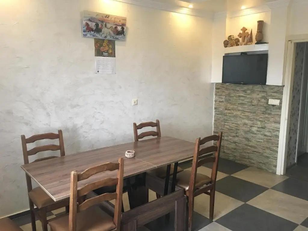 Батуми: The Flat Is Located In Gonio, Near Gonio Fortress, 300 Meters From The Sea. It S On The Ninth Floor. Elevator Is Available.