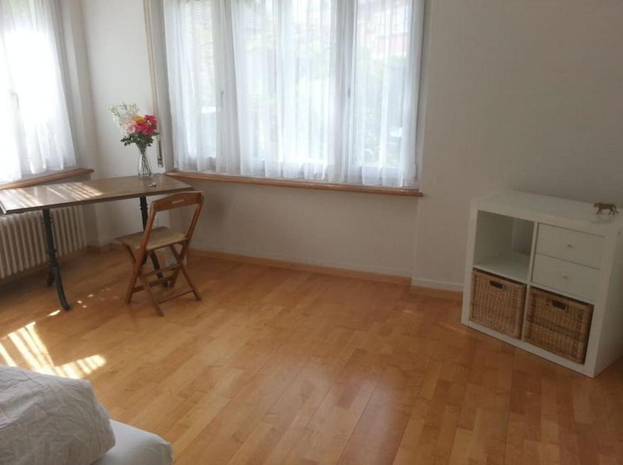 Тбилиси: Stadt Zurich Kleines Studio Beim Albisriederplatz