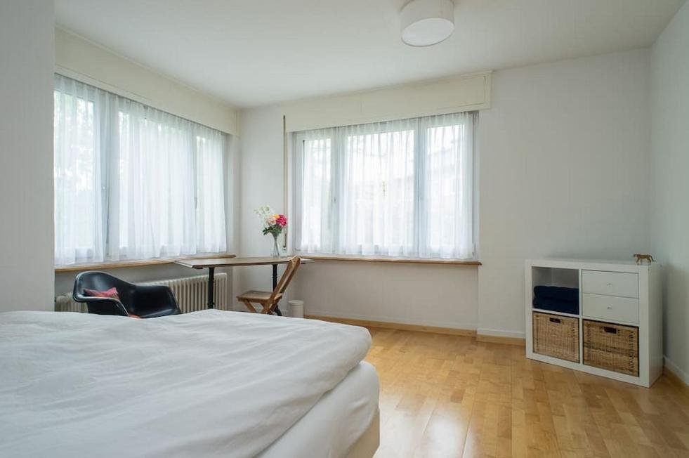 Тбилиси: Stadt Zurich Kleines Studio Beim Albisriederplatz