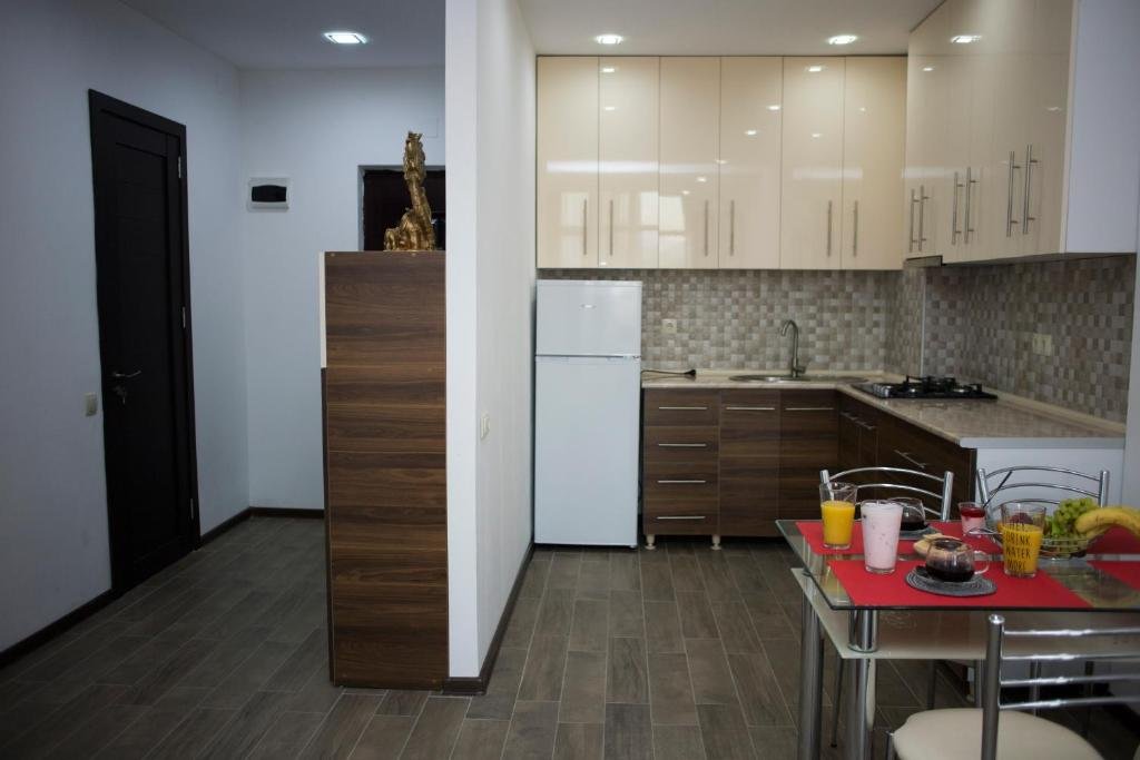Батуми: Mountain View Apartment For 2 4 People