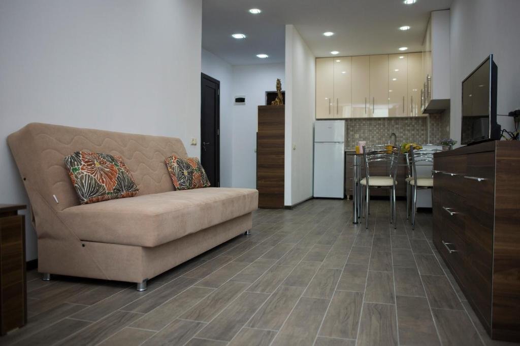 Батуми: Mountain View Apartment For 2 4 People