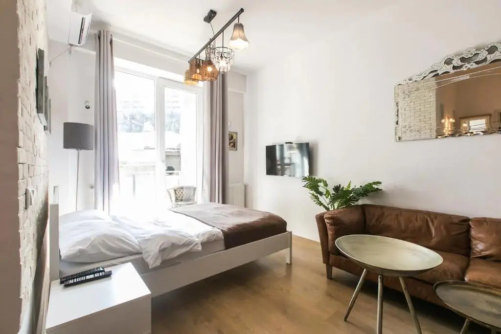 Тбилиси: Newly Built 2 Bedroom Apartment In Old Tbilisi