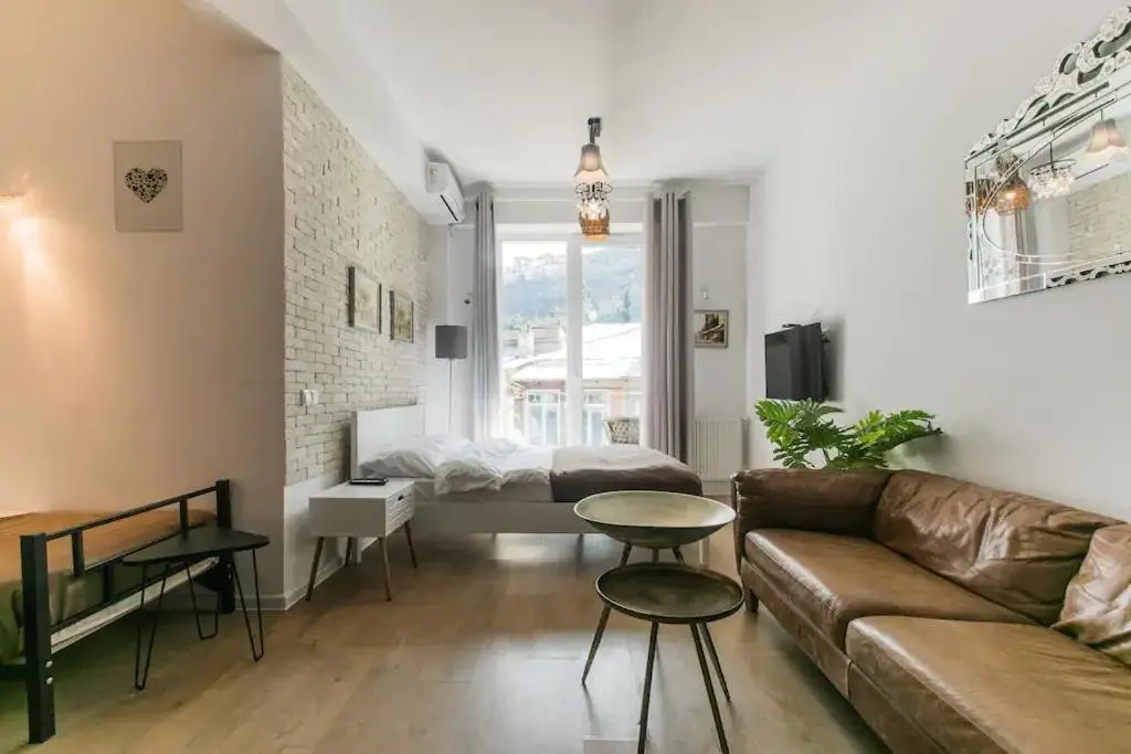 Тбилиси: Newly Built 2 Bedroom Apartment In Old Tbilisi