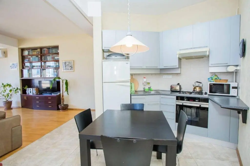 Тбилиси: Soaked 1Br Apartment W Balcony In Of Tbilisi