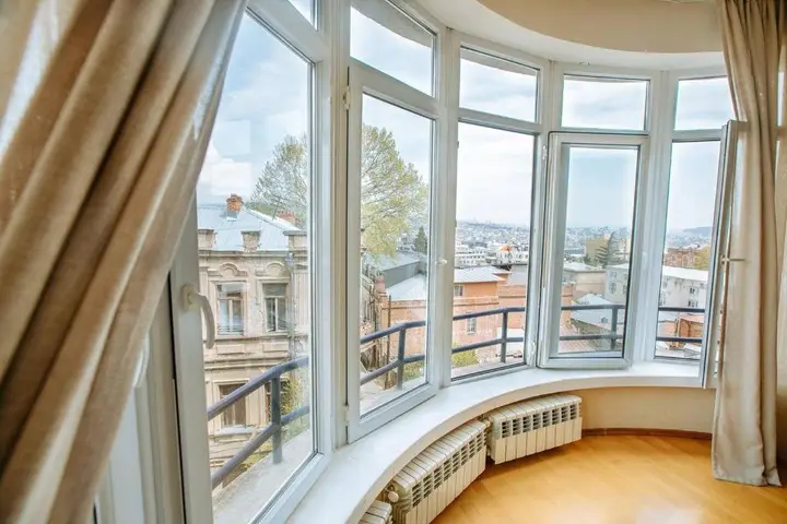 Тбилиси: Soaked 1Br Apartment W Balcony In Of Tbilisi