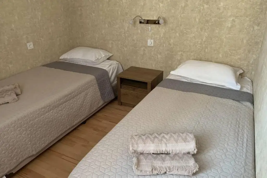 Тбилиси: Private House,In 10 Min. To Fabrika, Agmashenebeli Ave. And Railway Station