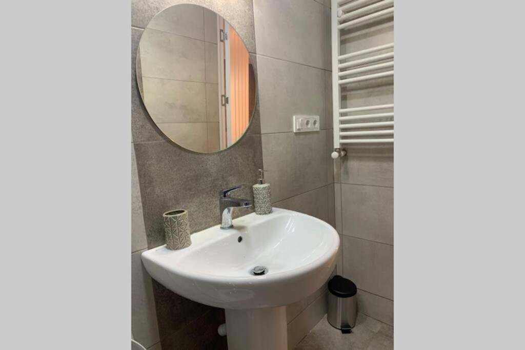 Тбилиси: Private House,In 10 Min. To Fabrika, Agmashenebeli Ave. And Railway Station