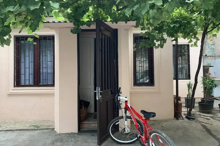 Тбилиси: Private House,In 10 Min. To Fabrika, Agmashenebeli Ave. And Railway Station