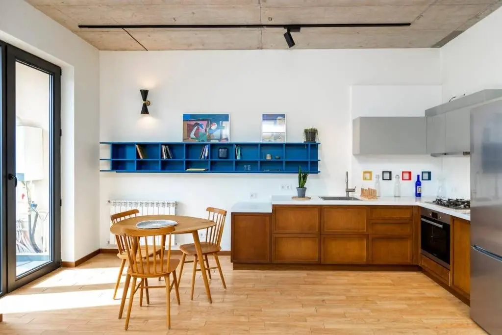Тбилиси: Modern 1BR apt w spacious balcony & a bathtub