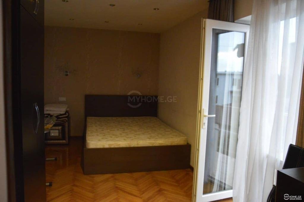 Кутаиси: Think Outside The My House