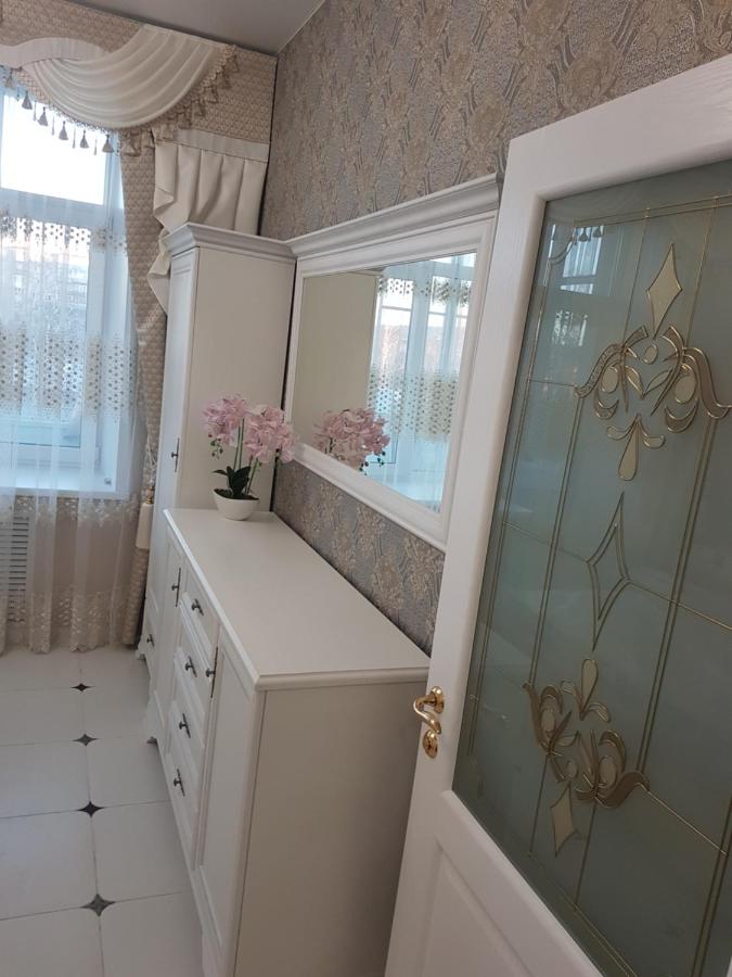 Рыбинск: Apartment Royal Fleur de Lys Королевская Лилия