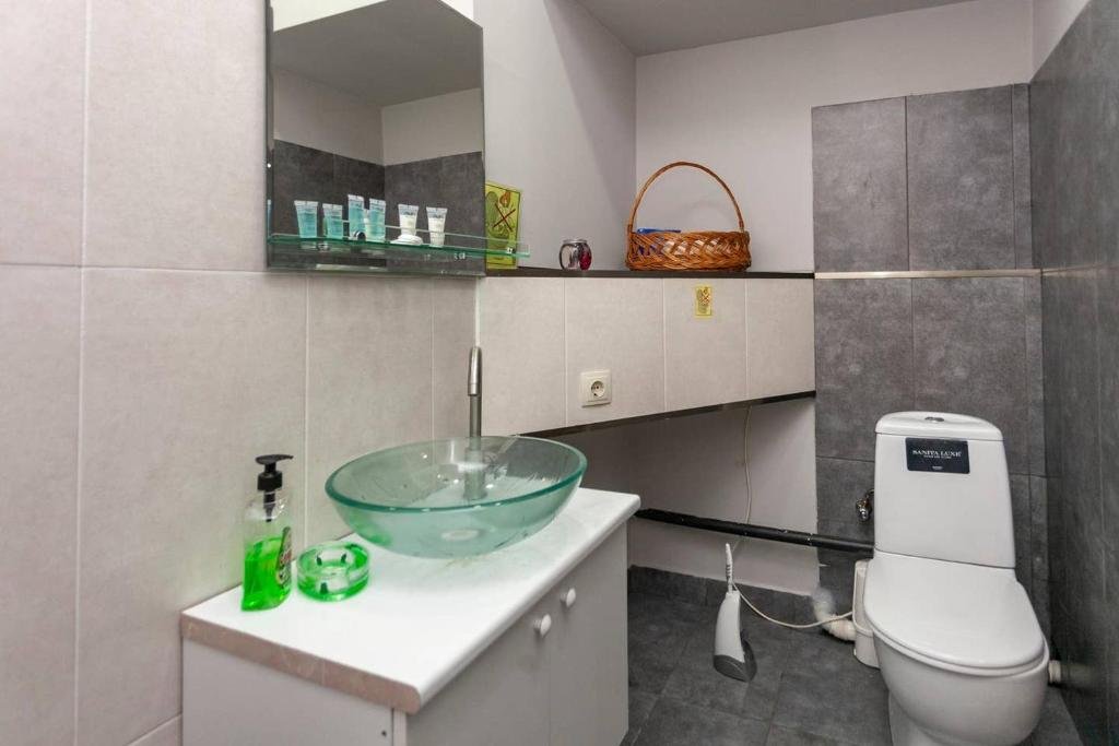 Тбилиси: Prestigious And Cozy 2 Storeyed Apartment In Vake