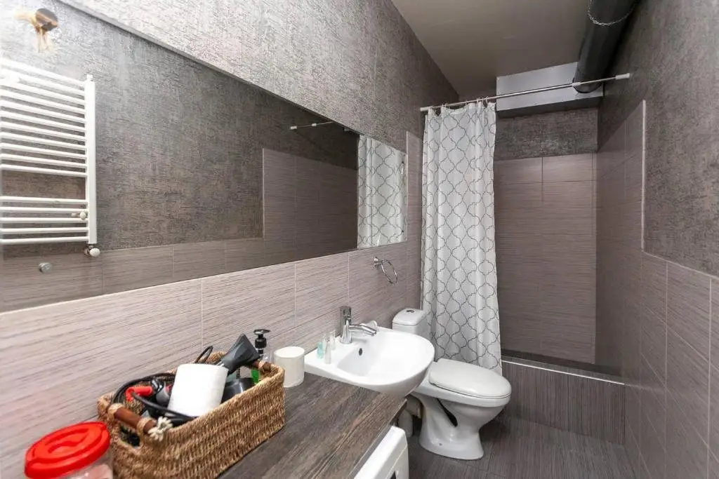 Тбилиси: Prestigious And Cozy 2 Storeyed Apartment In Vake