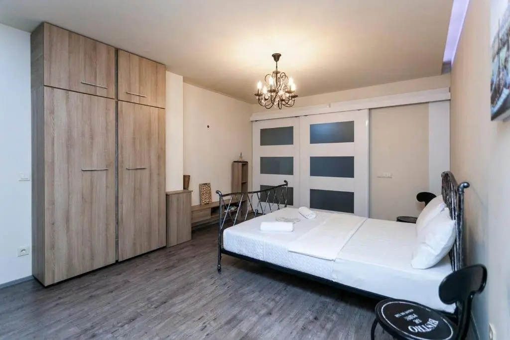 Тбилиси: Prestigious And Cozy 2 Storeyed Apartment In Vake