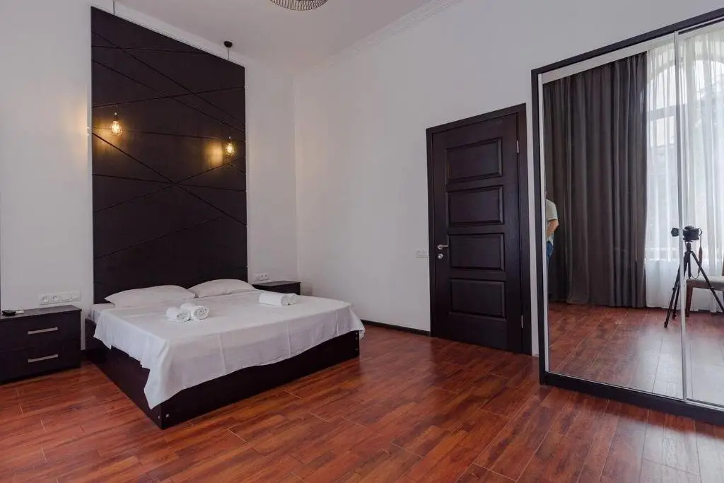 Батуми: Near Piazza Apartment 1Bedroom And 1Bath And Balcony