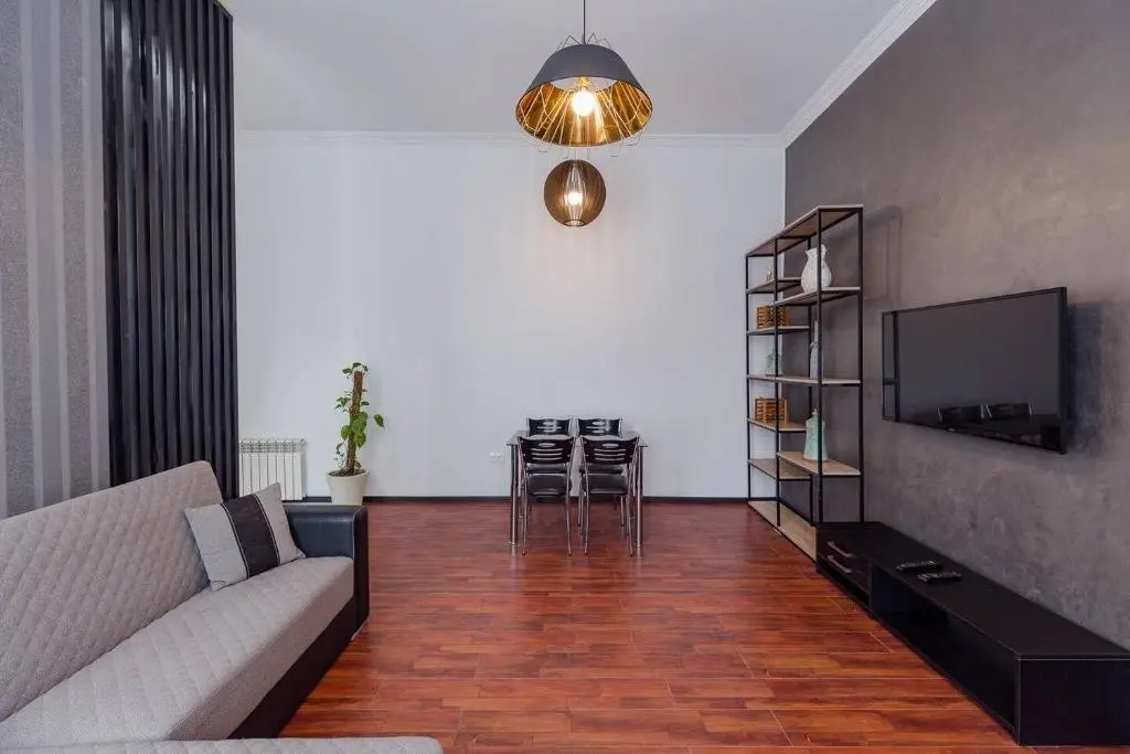 Батуми: Near Piazza Apartment 1Bedroom And 1Bath And Balcony