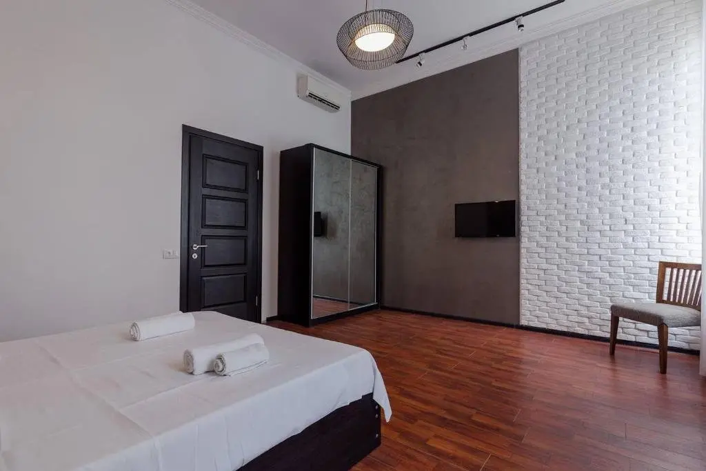 Батуми: Near Piazza Apartment 1Bedroom And 1Bath And Balcony