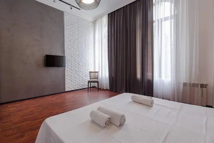Батуми: Near Piazza Apartment 1Bedroom And 1Bath And Balcony