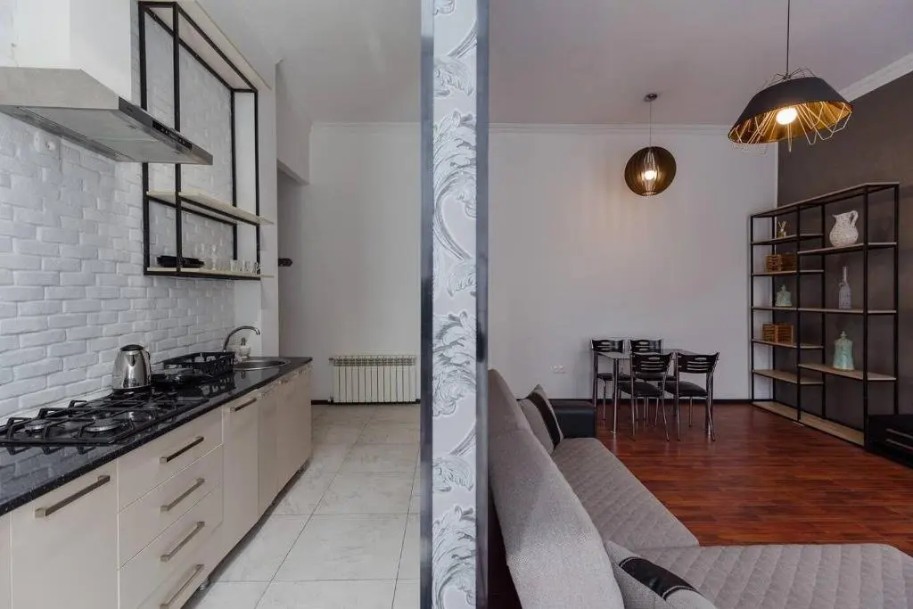 Батуми: Near Piazza Apartment 1Bedroom And 1Bath And Balcony