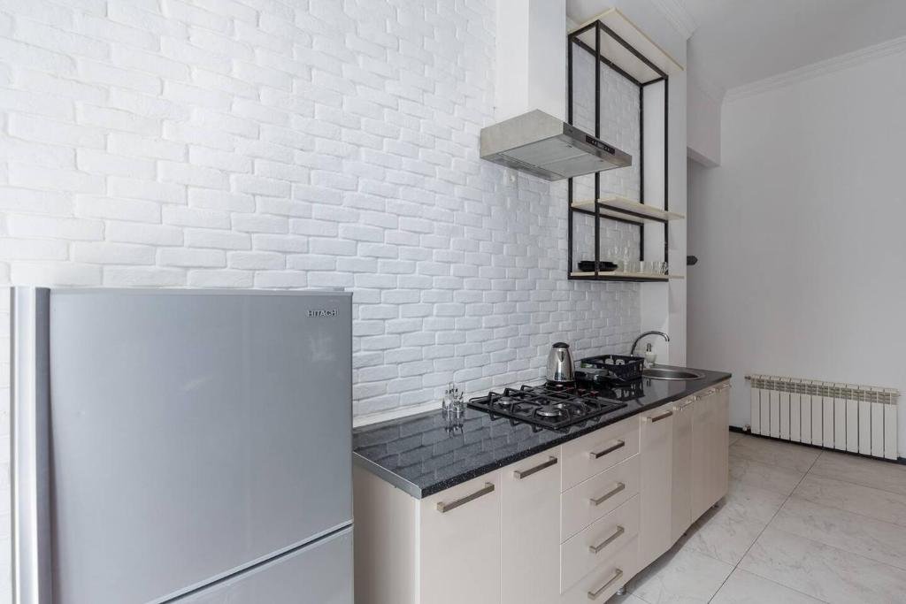 Батуми: Near Piazza Apartment 1Bedroom And 1Bath And Balcony