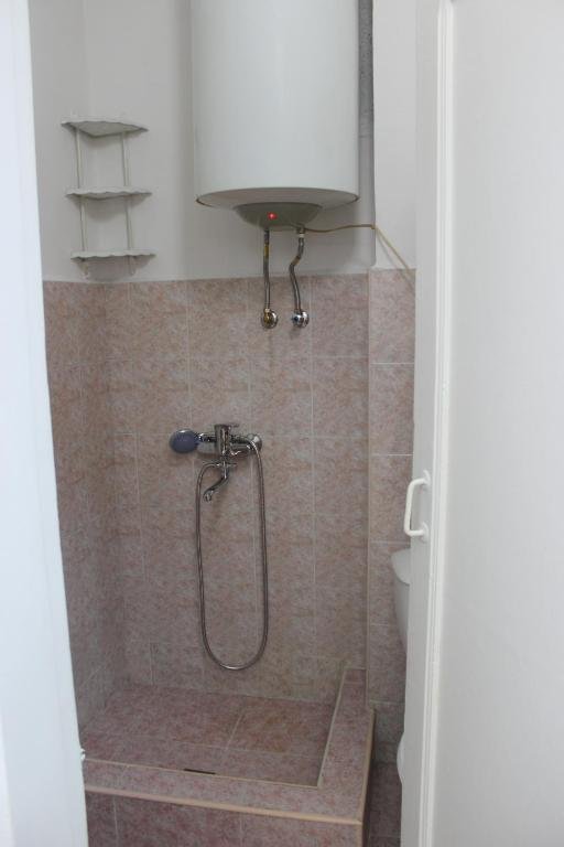 Тбилиси: New Apartment 5 Minutes Walk From The Freedom Square 45 Square Meters, Renovated And Very Clean 2 Room Apartment With Leaving Room And Twin Bedroom, With It's Own Bathroom And Kitchen Corner.