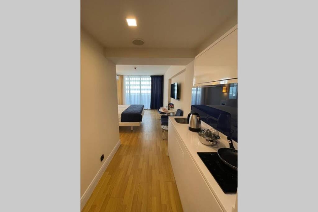 Батуми: Sea View 1 Bedroom Studio Apartment In Orbi City