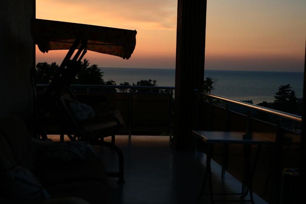 Батуми: Rainbow Rooms Apart Hotel