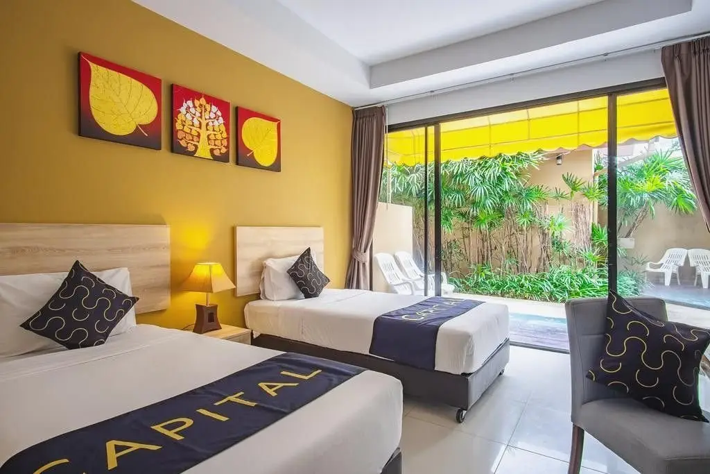 Тхаланг: Capital O 486 Naiyang Beach Hotel